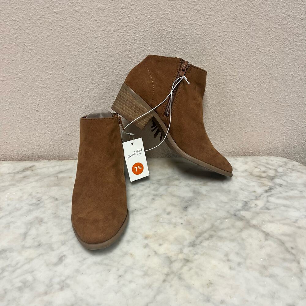 Universal Thread brown suede fringe ankle boots NWT size 7.5 - Picture 2 of 6